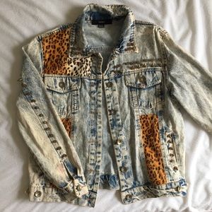 Denim acid wash cheetah print studded jacket